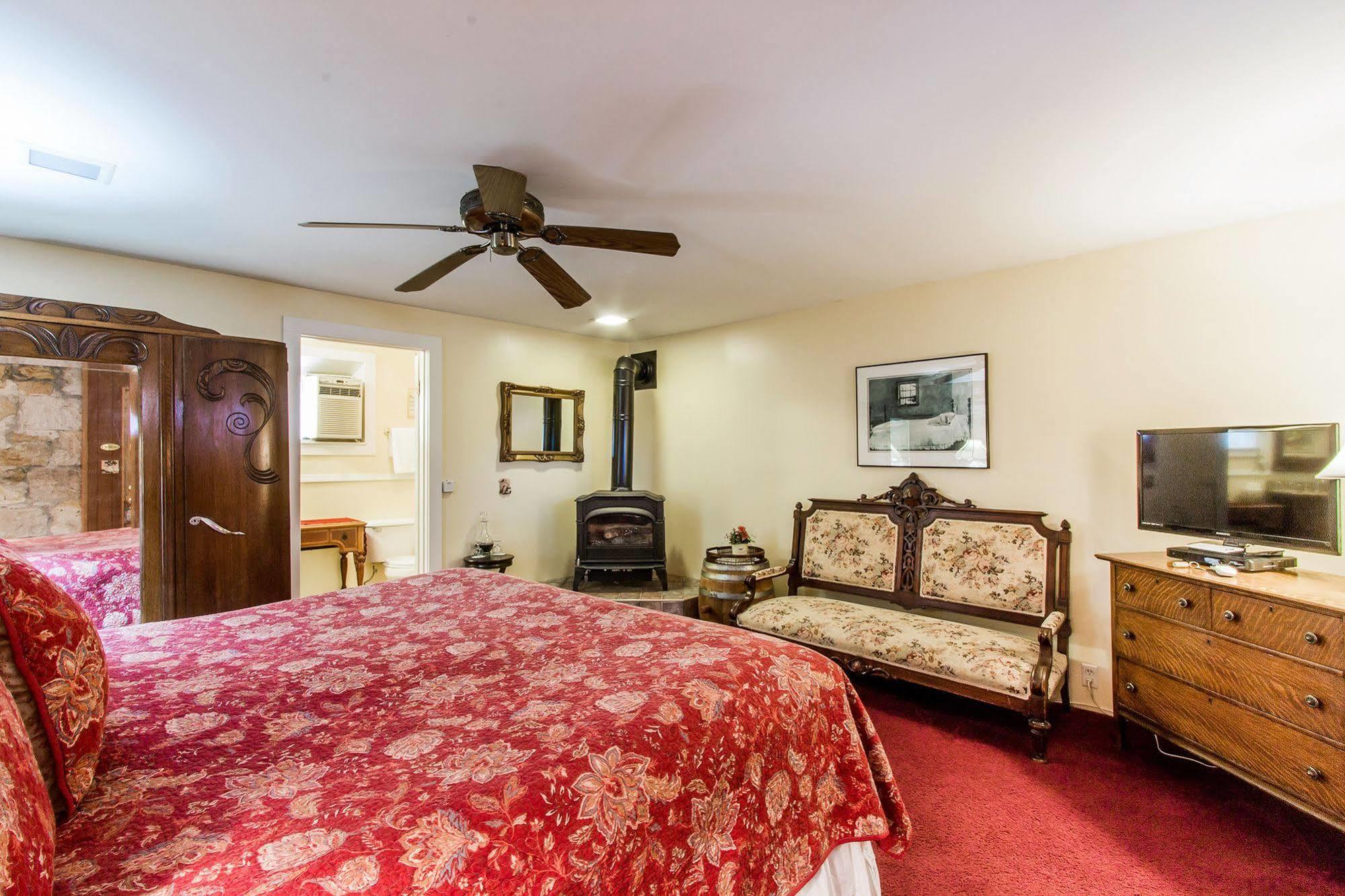 סנט הלנה Shady Oaks Country Inn מראה חיצוני תמונה