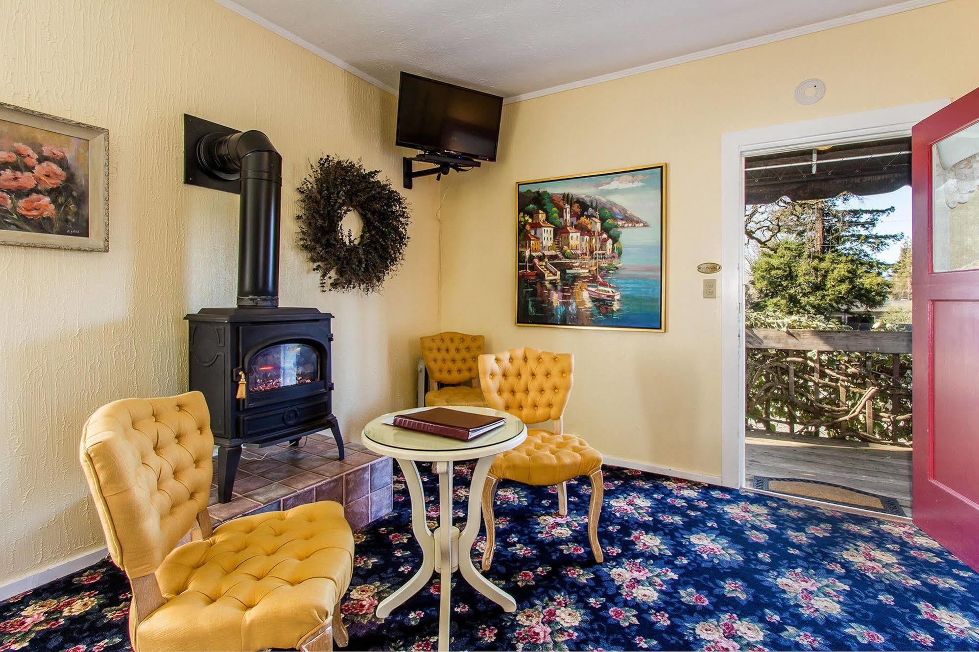 סנט הלנה Shady Oaks Country Inn מראה חיצוני תמונה