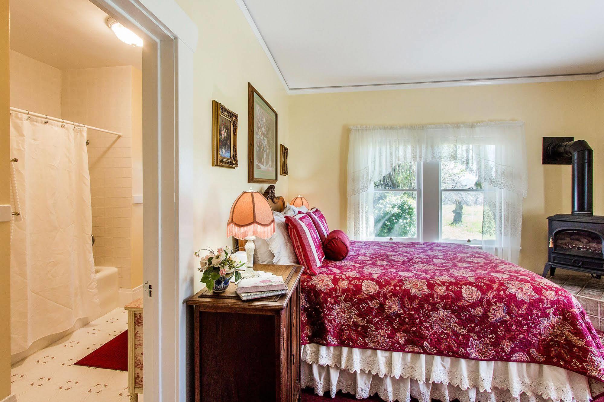 סנט הלנה Shady Oaks Country Inn מראה חיצוני תמונה