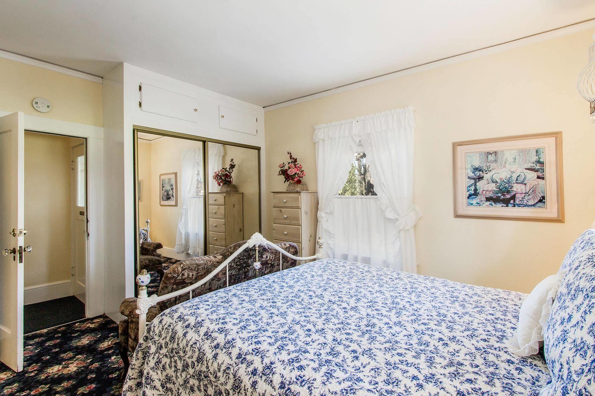 סנט הלנה Shady Oaks Country Inn מראה חיצוני תמונה